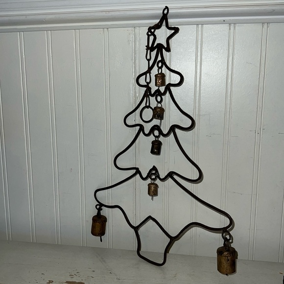 Folk Art Metal Christmas Tree bell wind chime 16”